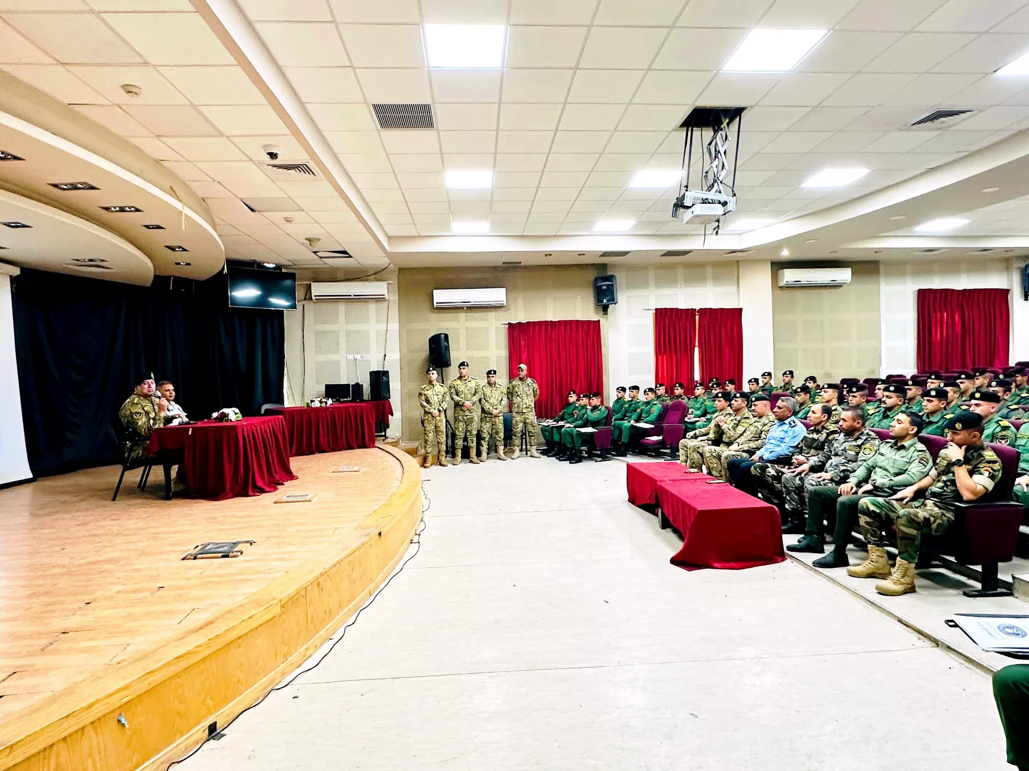 جامعة الاستقلال تفتتح دورة إجراءات المهام