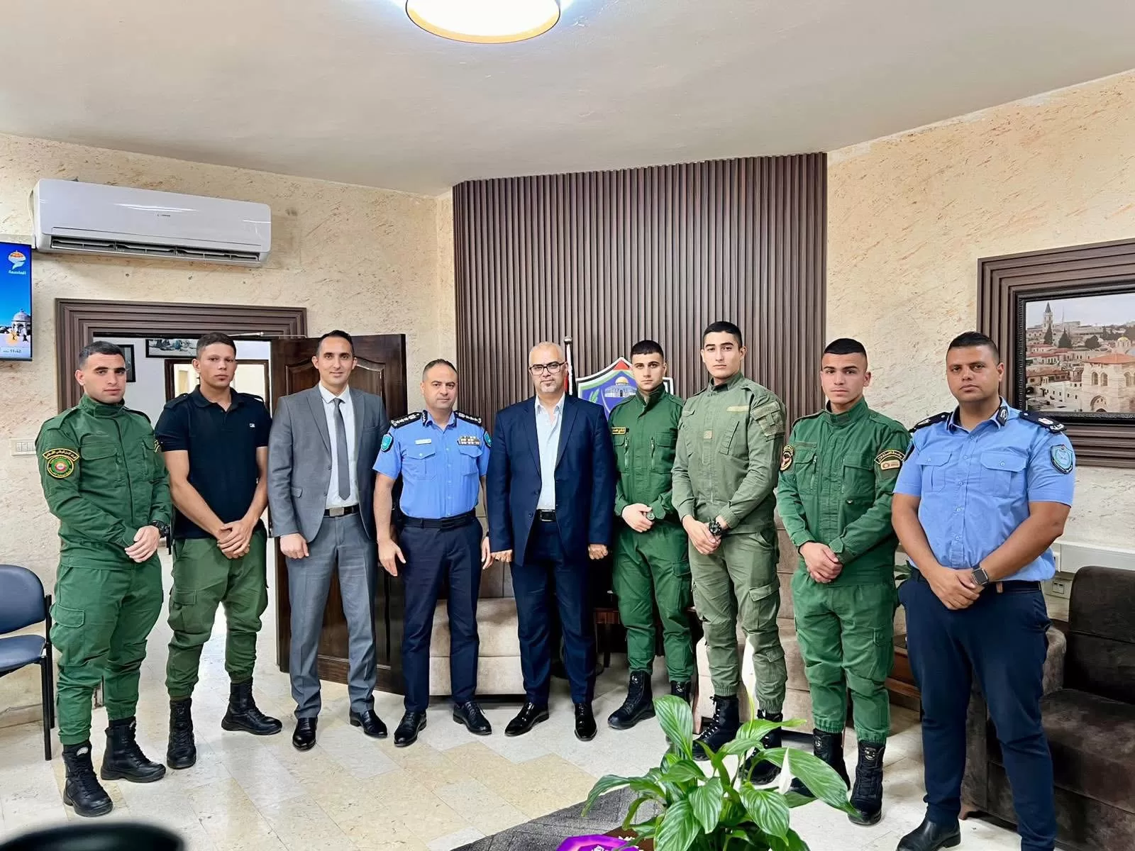 وفد من جامعة الاستقلال في زيارة لشرطة بيت لحم لمتابعة التدريب الميداني