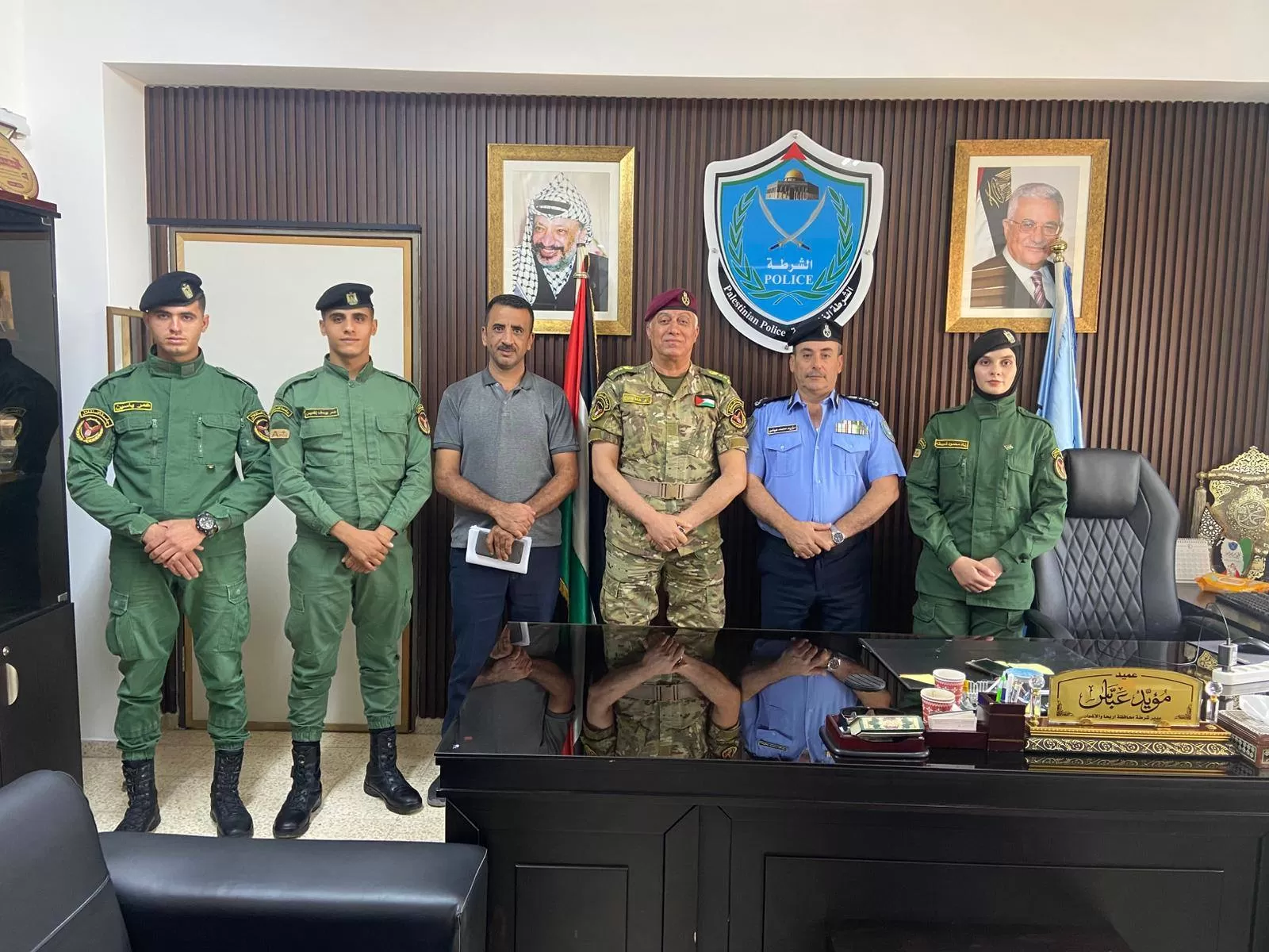 نائب رئيس جامعة الاستقلال للشؤون العسكرية في زيارة لشرطة أريحا والأغوار