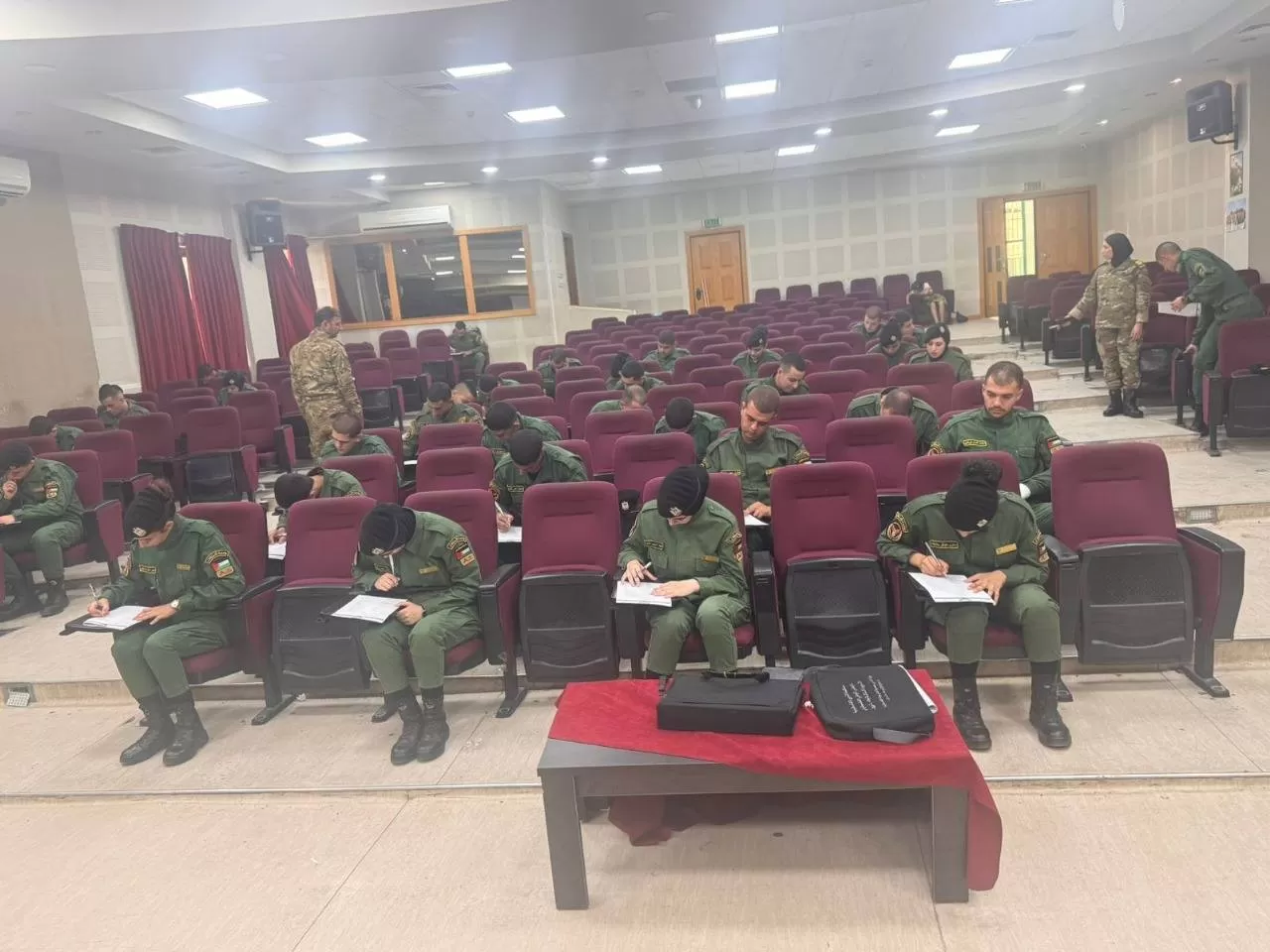 ختام مراحل برنامج القيادة: عقد الاختبار النهائي وإجراء التقييم الشامل للطلبة