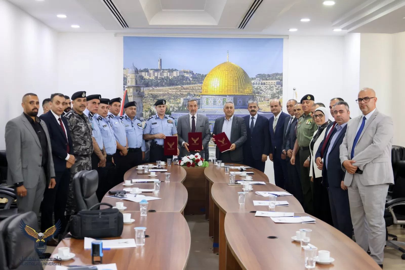 الاستقلال توقع اتفاقية تعاون مع وزارة العدل والشرطة الفلسطينية في مجال الطب الشرعي والمختبرات الجنائية