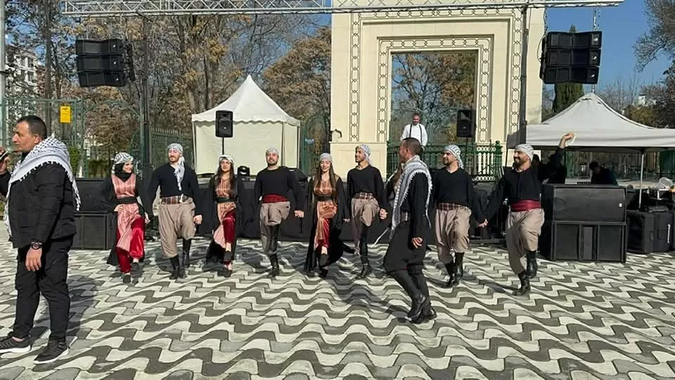 فرقة جامعة الاستقلال للفنون الشعبية تشارك في فعاليات اليوم العالمي للتضامن مع الشعب الفلسطيني في تركيا