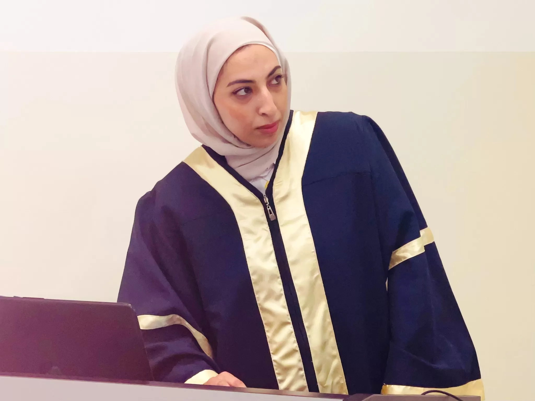 مناقشة رسالة ماجستير حول تأثير غياب قانون حماية الأسرة على إجراءات التحقيق في جرائم العنف الأسري