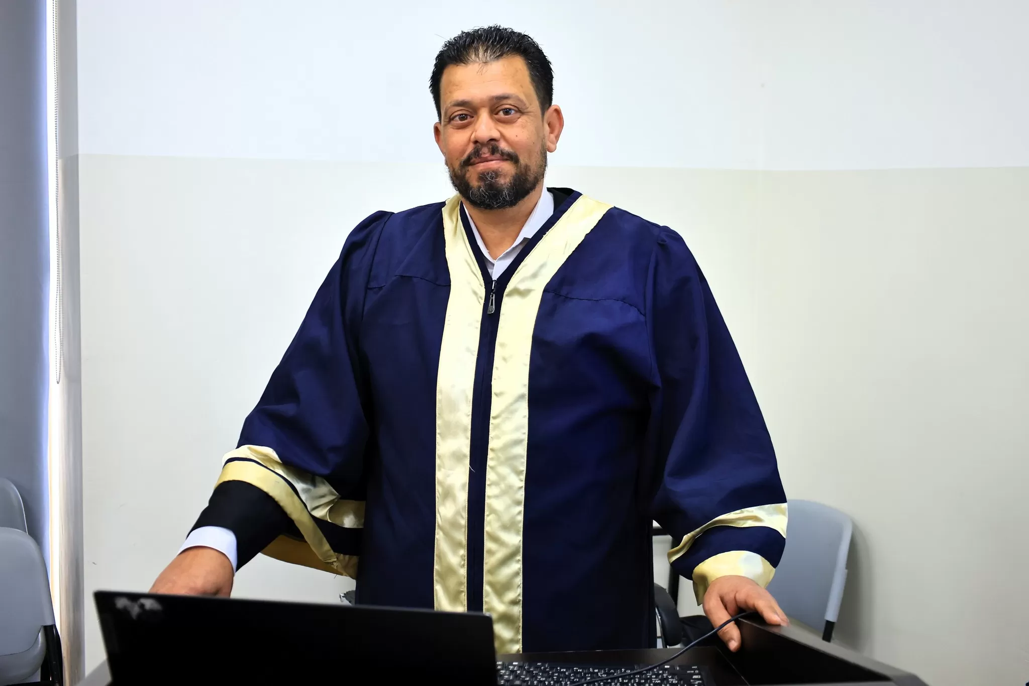 مناقشة رسالة ماجستير حول تأثير التدريب الرياضي المنتظم في تخفيف الضغوط النفسية لدى طلاب جامعة الاستقلال