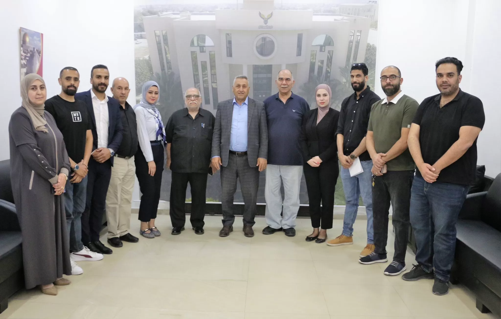 عرفانًا ووفاءً لجامعة الاستقلال.. رئيس الجامعة يستقبل لجنة تأبين عدنان جابر في زيارة تقديرية