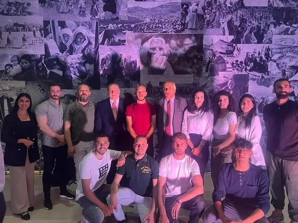 فرقة جامعة الاستقلال للفنون الشعبية تشارك بإحياء فعالية المرأة الفلسطينية بين الماضي والحاضر