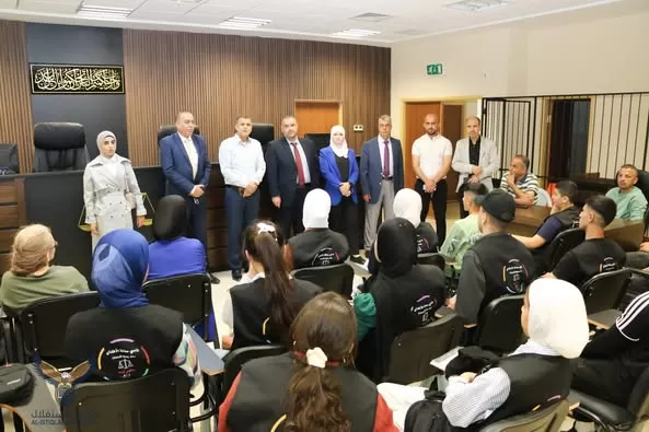 جامعة الاستقلال تستضيف نادي عدالة الأطفال لتعزيز التوعية القانونية وحقوق الإنسان