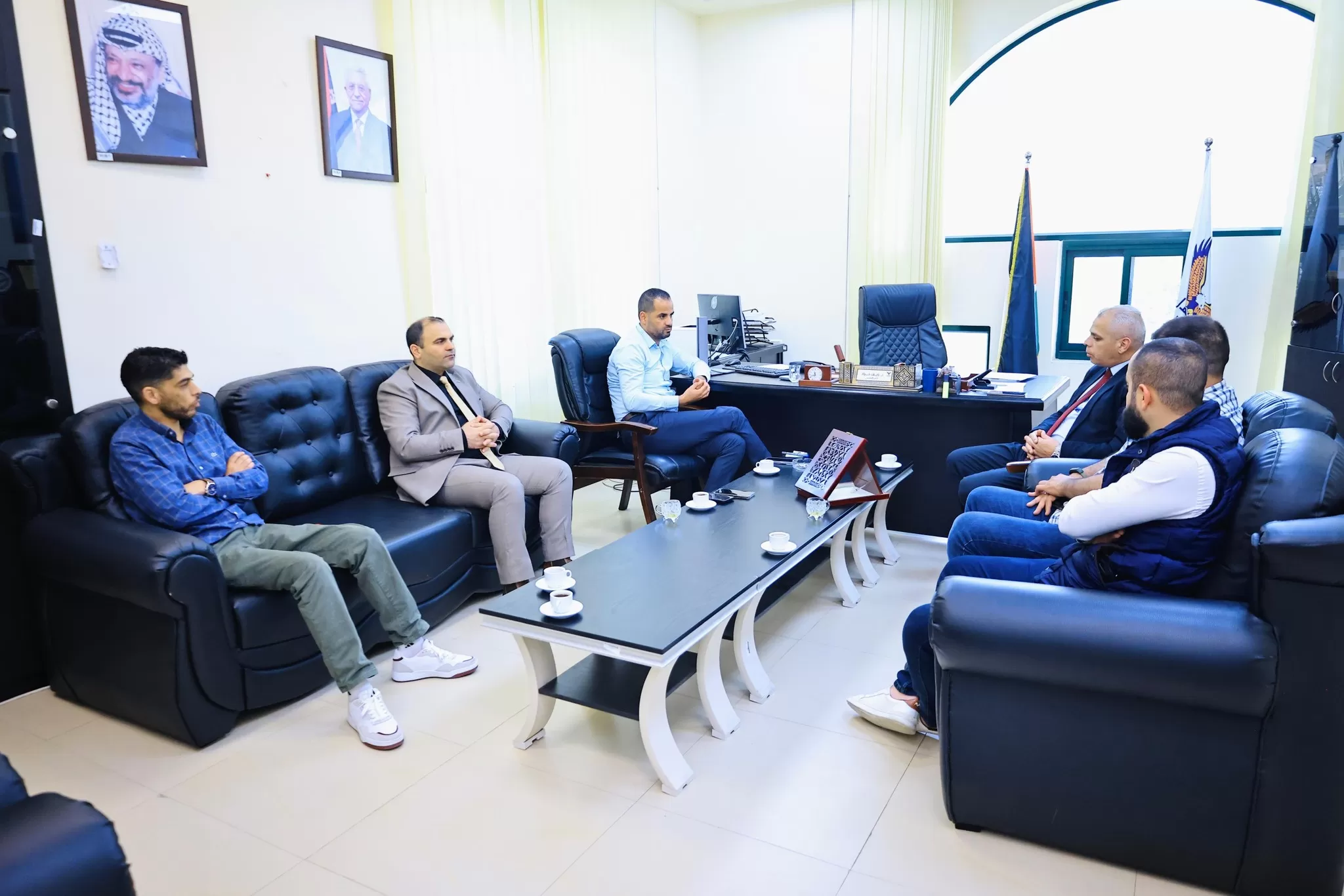 جامعة الاستقلال ونقابة المحامين تبحثان عقد امتحان القبول للقيد في سجل المحامين المتدربين