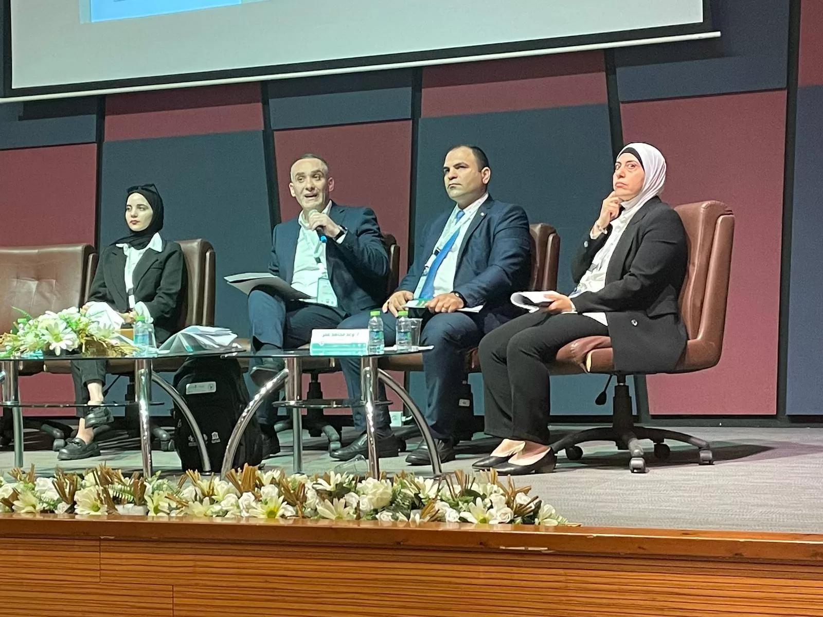 كلية القانون بجامعة الاستقلال تشارك في المؤتمر العلمي المحكم لتطوير التعليم القانوني في الجامعات الفلسطينية