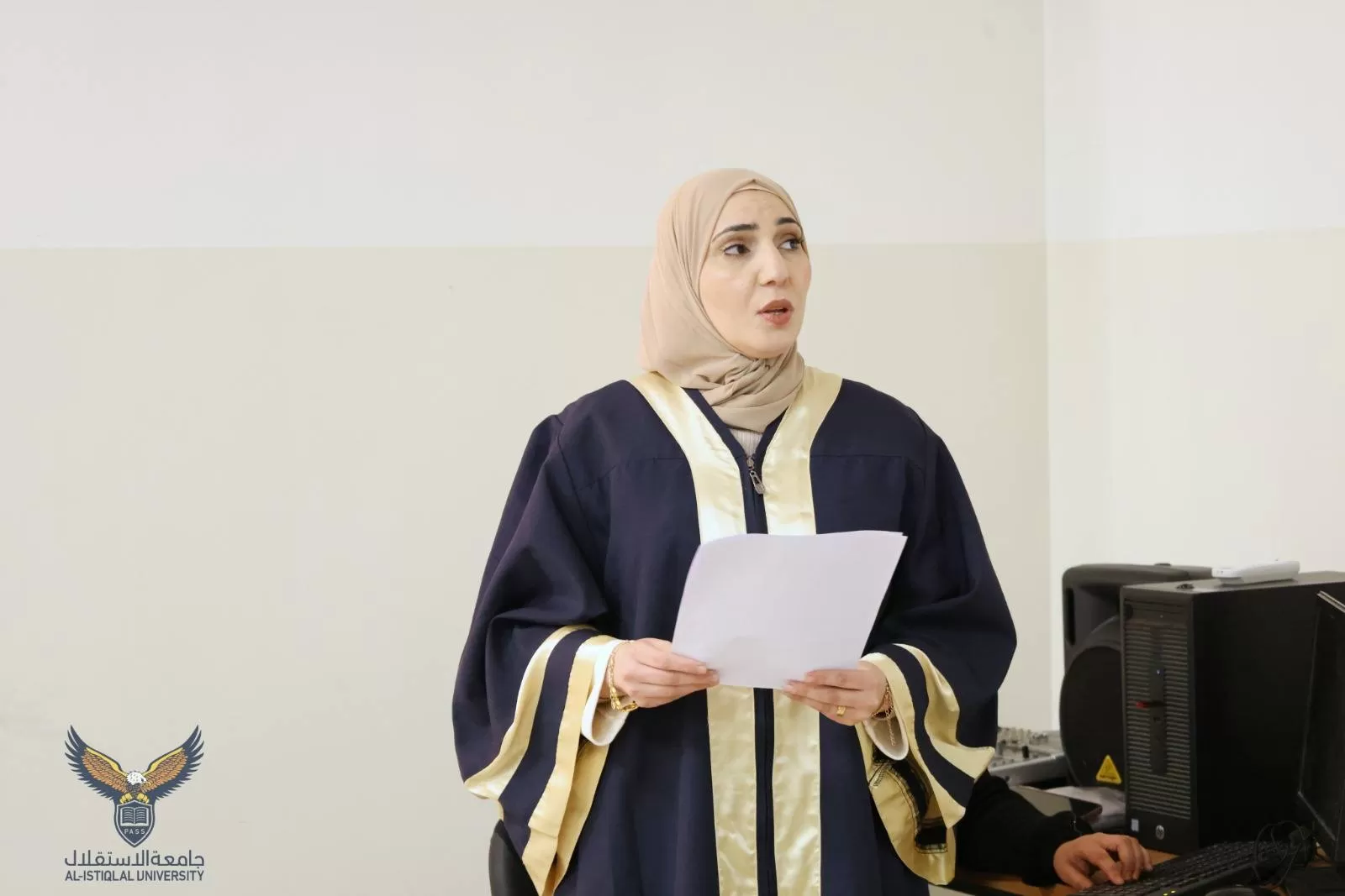 مناقشة رسالة ماجستير حول الذكاء العاطفي ودوره في تعزيز الاداء القيادي في وزارة التربية والتعليم في فلسطين