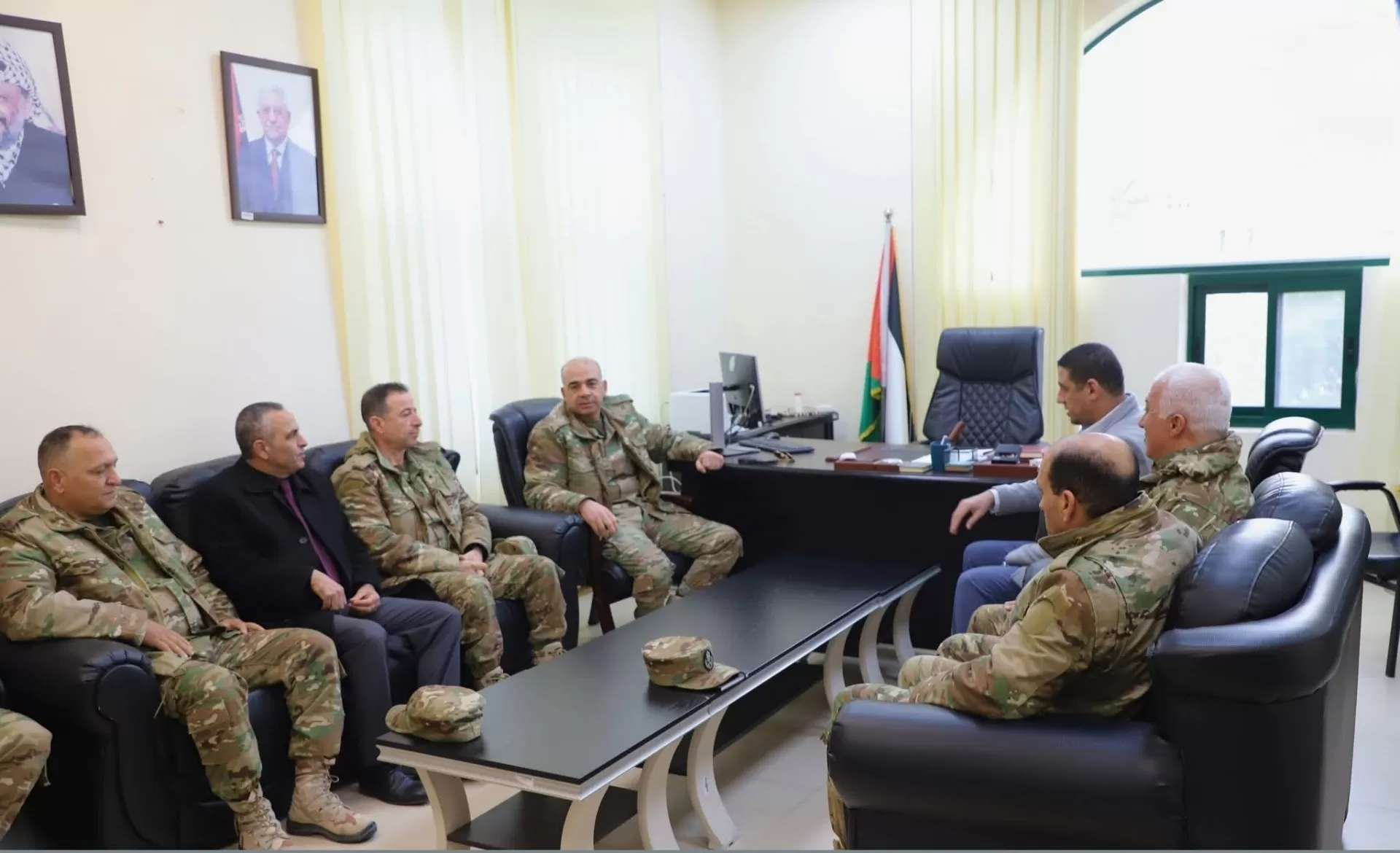 رئيس هيئة التدريب العسكري يهنئ نائب رئيس جامعة الاستقلال للشؤون الأكاديمية بمنصبه الجديد