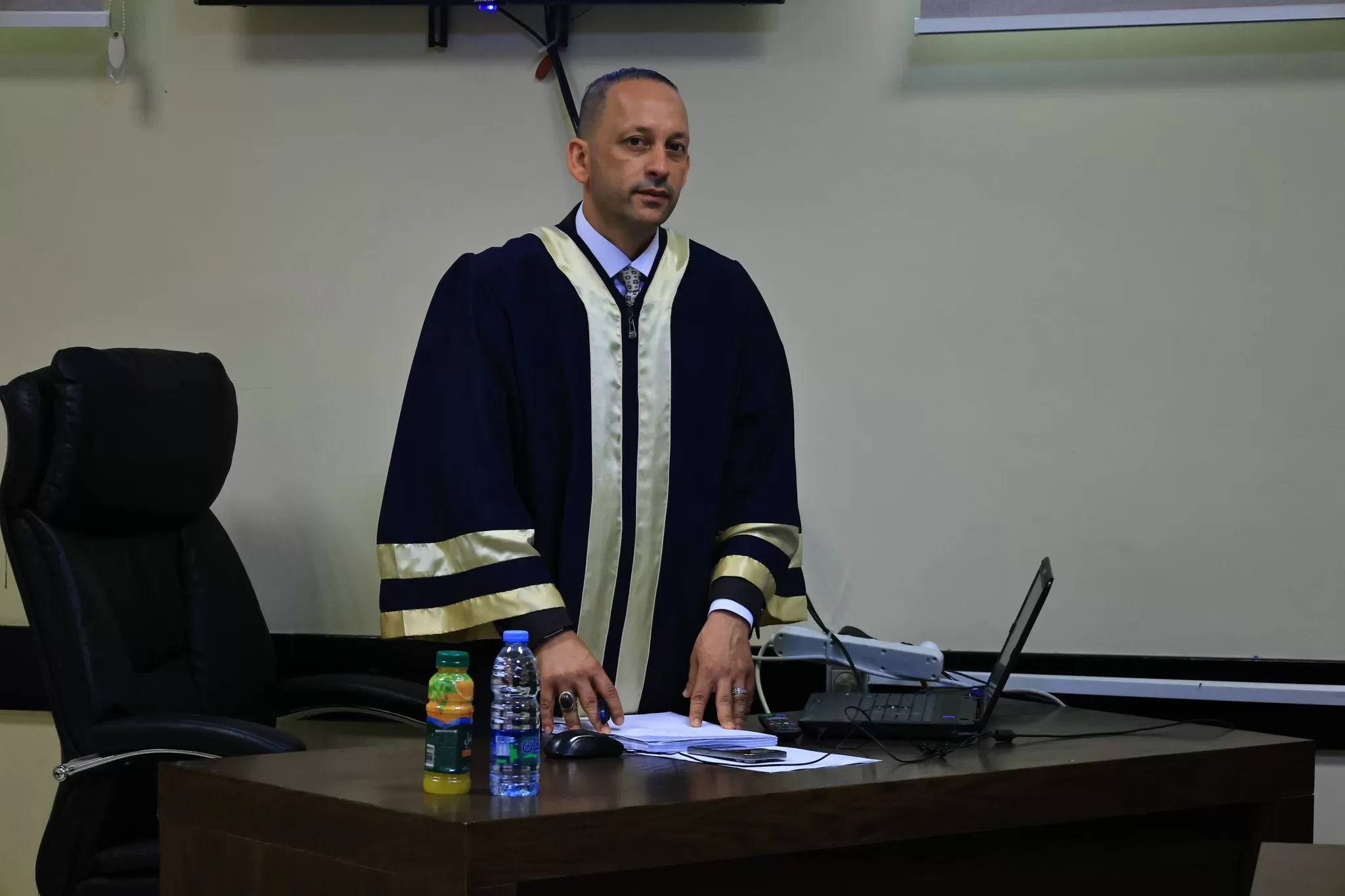 مناقشة رسالة ماجستير حول دور الطبيب الشرعي في مسرح الجريمة الفلسطيني