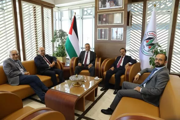 رئيس جامعة الاستقلال يبحث آفاق التعاون الأكاديمي مع الجامعة العربية الأمريكية