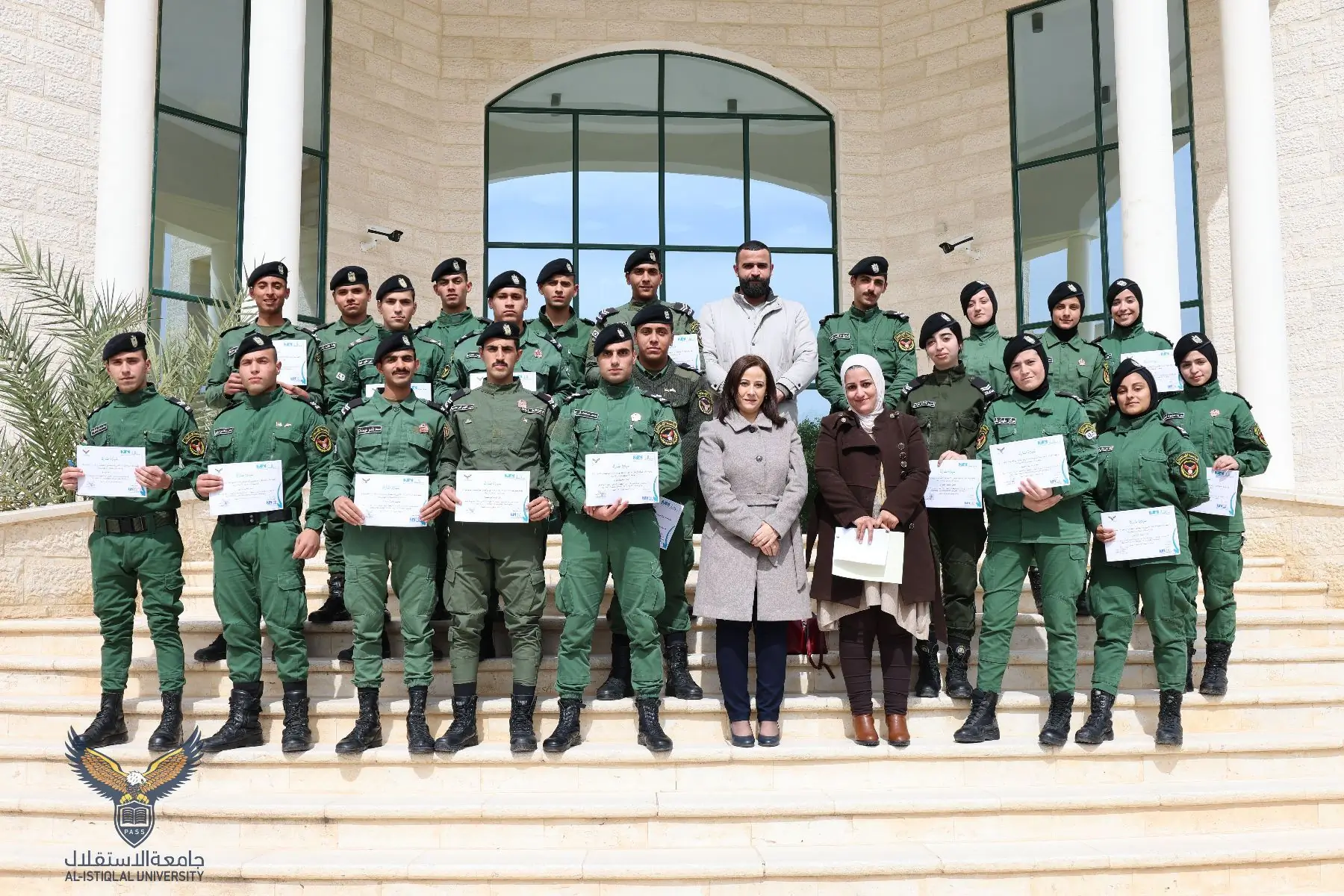 العيادة القانونية تختتم دورة حقوق المرأة حقوق الإنسان 